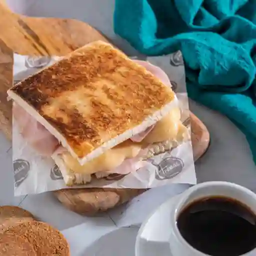 Sándwich de Miga Jamón Queso Clásico