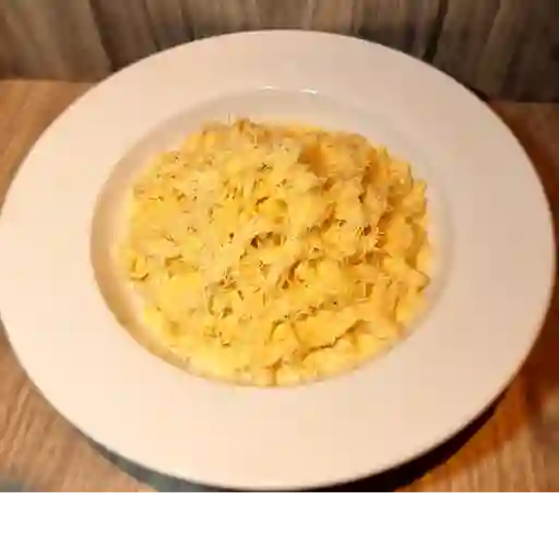 Fettuccine salsa cuatro queso