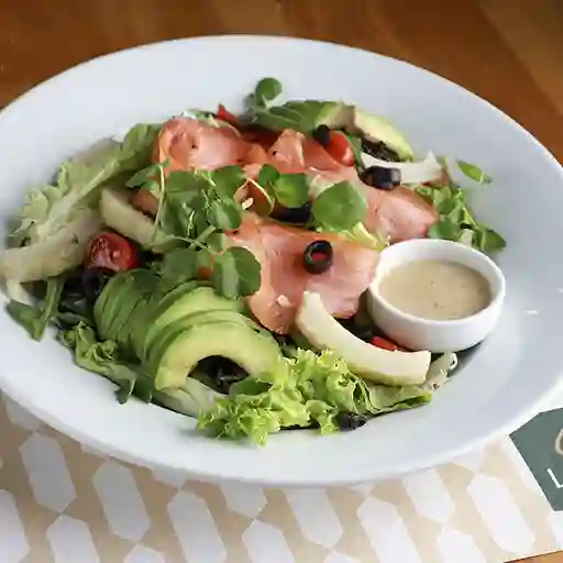Timbal de Quinoa y Salmón Ahumado