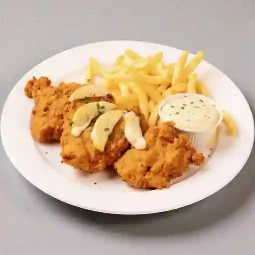 Chicharrón de Pollo con Papas Fritas y Salsa Criolla