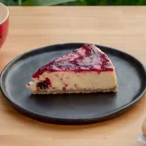 Cheesecake con Salsa de Berries