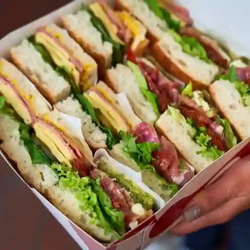 Mini focaccia sandwiches 12 und