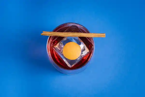 The Ice Hielo The Tall Cube