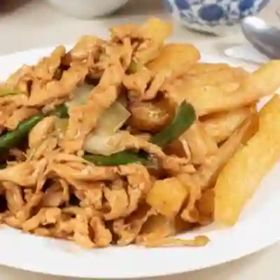 Pollo Mongoliano y Papas Fritas