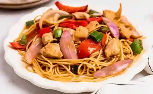 Tallarin Saltado de Pollo