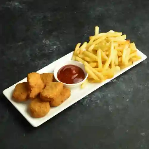 Nuggets con Papas Fritas