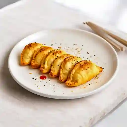 Box 8 Tequenos Y 7 Pastelitos