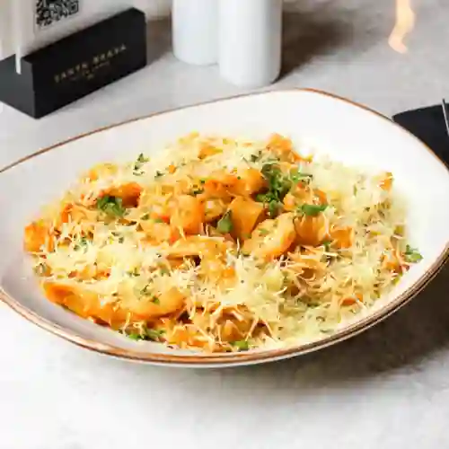 Fetuccini Al Ajillo con Camarones