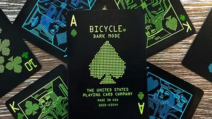 Naipe Bicycle Dark Mode