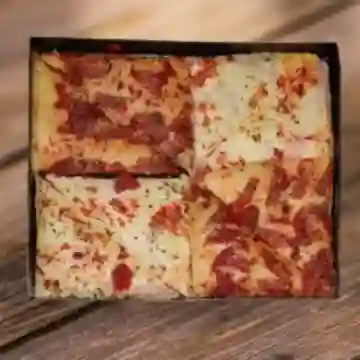 Pizza Mixta 4+4