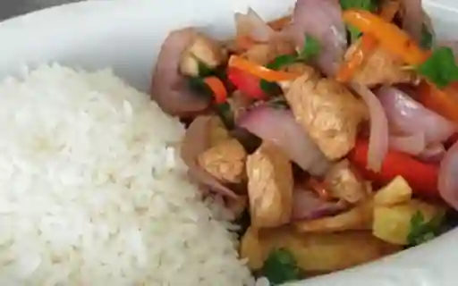 Pollo Saltado