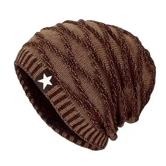 Gorro Tejido en Lana Con Polar y Diseño Relieve Café