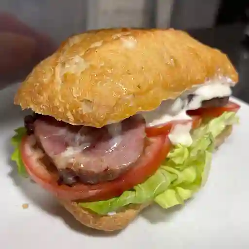 Sandwich Lomo V. Cerdo Ahumado