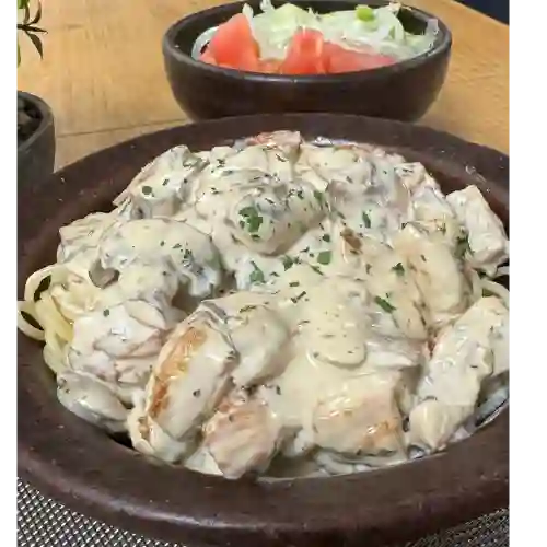 Pollo en Crema de Champiñon