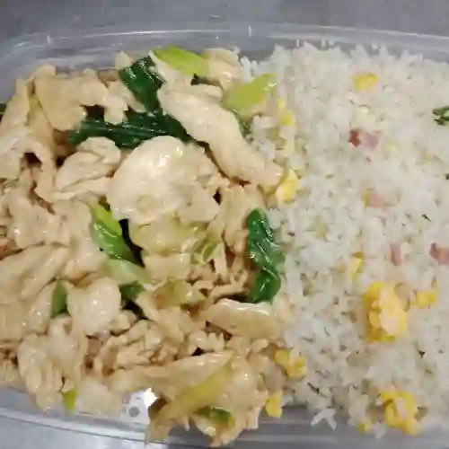 Pollo Mongoliano con Arroz Chaufan