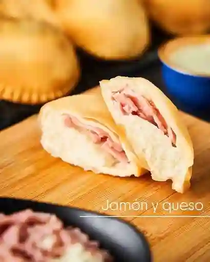 Pastel de Jamón y Queso