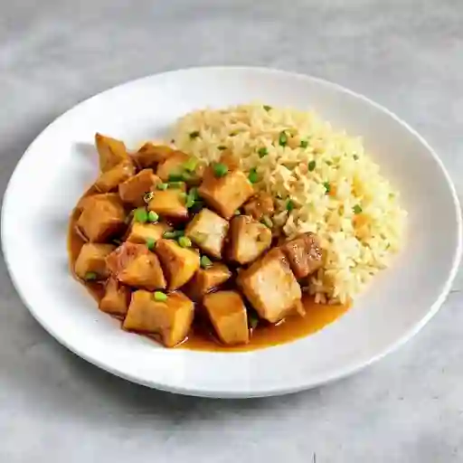 Cerdo ajo con arroz chaufan