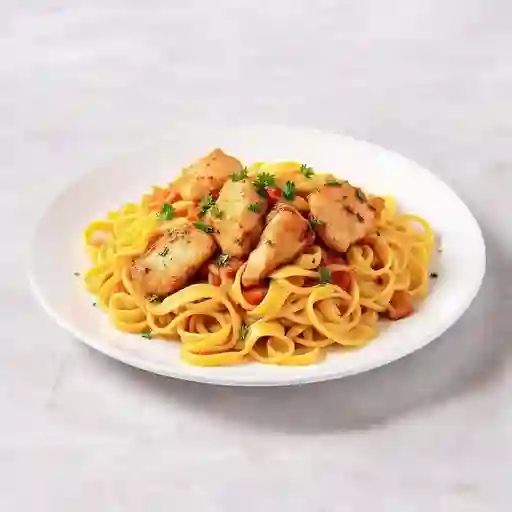 Fetucinni Huancaina con Pollo Saltado