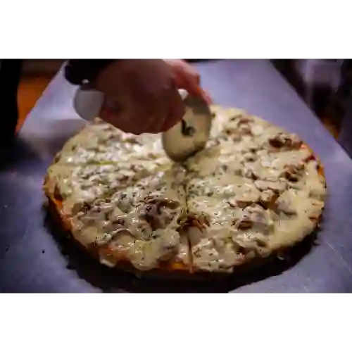 Arma Tu Pizza Familiar con 3 Ingrediente