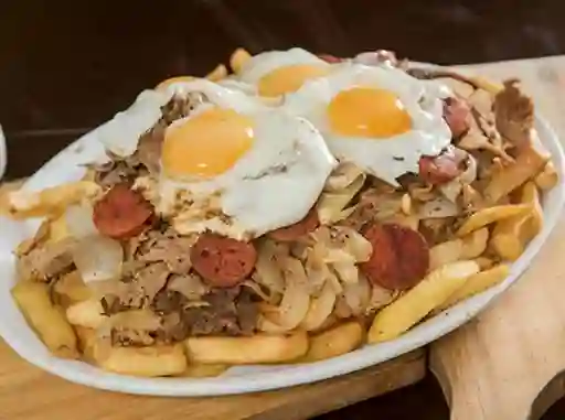 Combo Chorrillana Mediana (Tres Personas Bebida 1.5 L