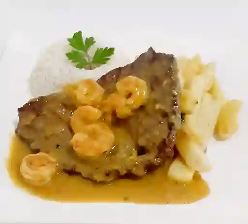 Lomo en Salsa de Camarones