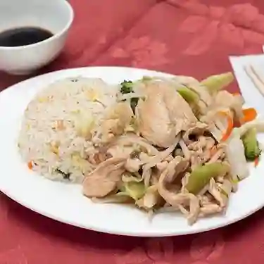 Colación-arroz Chaufán con Chapsui Pollo