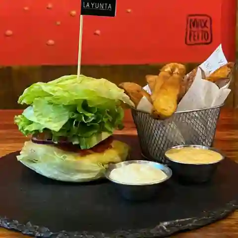 Not Pan Burger Chilena + Papas