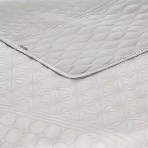 Quilt Terciopelo Texturizado King