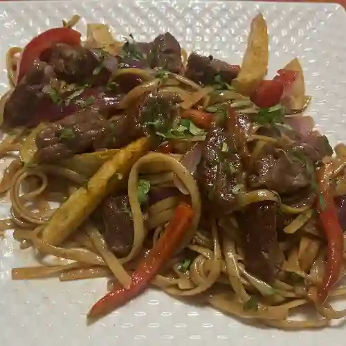 Tallarín saltado de carne