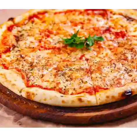 Pizza Margarita Familiar + Palos de Ajo