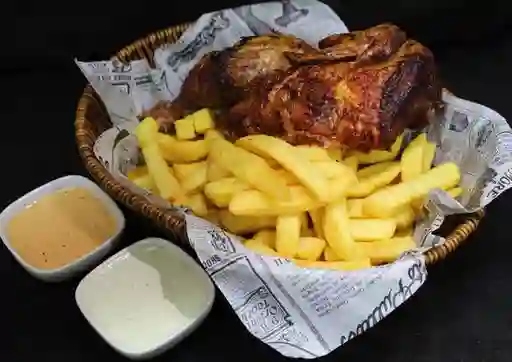 1/2 Pollo Grande y Papas Fritas