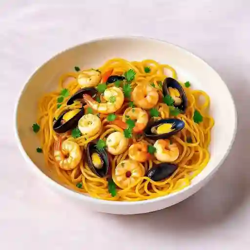 Tallarin Salteado de Mariscos