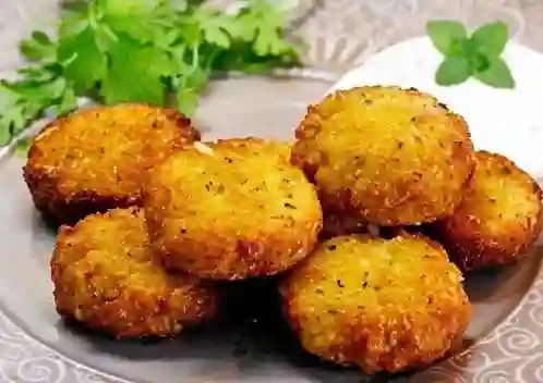 Falafel 8unds + Dip Arabe