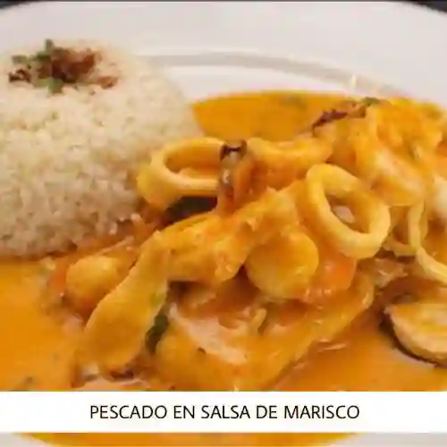 Pescado en Salsa de Mariscos
