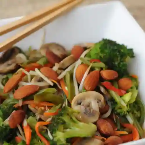 1 Chapsui de Verduras con Almendras...