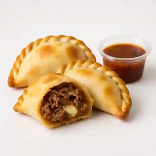 Empanada Mechada y Queso