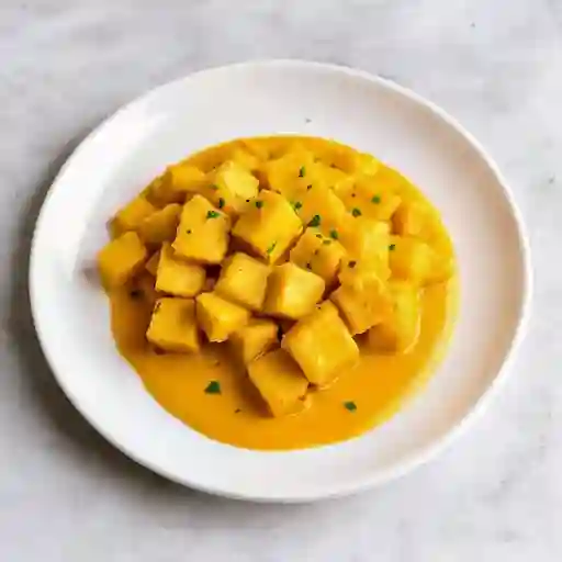 Porción de Yucas en Salsa Huancaína