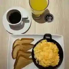 Desayuno Paila de Huevos, Café y Jugo