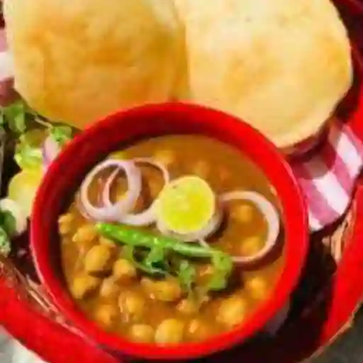 Chole Bhature (2 Piece)