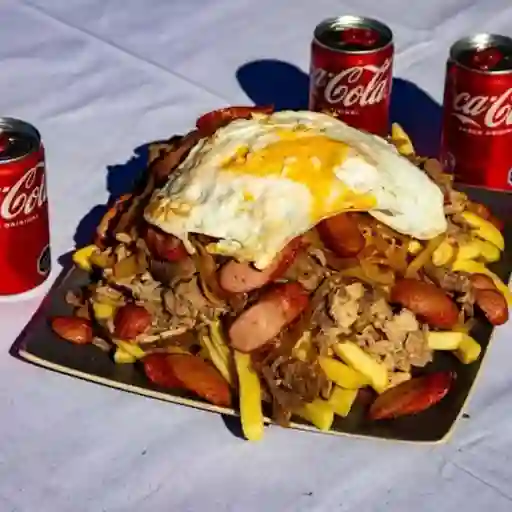 1 Chorrillana Familiar 3 Bebidas 220ML