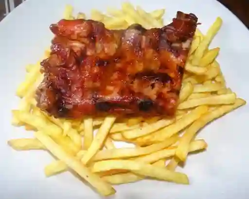 Costillar Ahumado Baby Ribs con Papas Fritas
