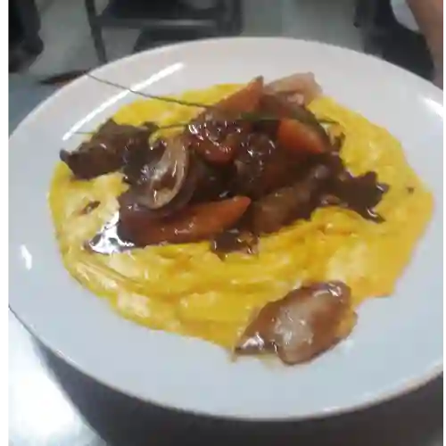 Fetuccini a la Huancaina Lomo Saltado