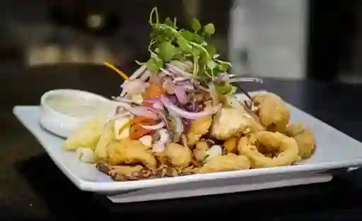 Chicharrón Mixto (para 2 Personas)