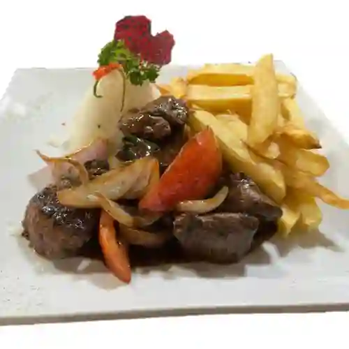 Lomo saltado