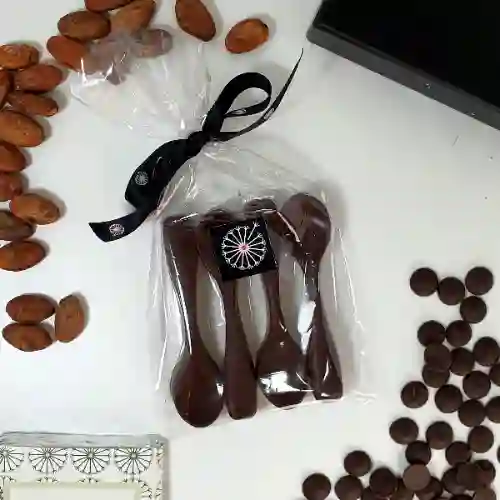 Cuatro Cucharitas de Chocolate 55% Cacao