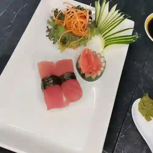 135.- Nigiri de Atún