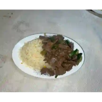 Carne mongoliana con arroz