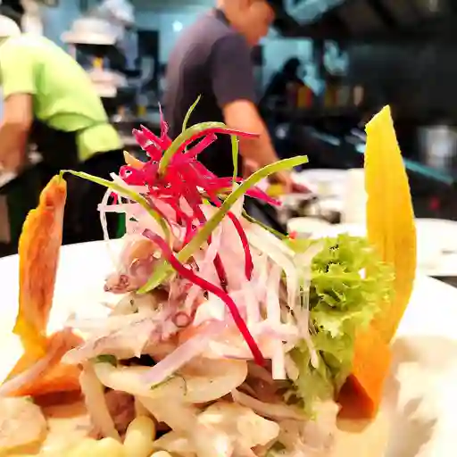 Ceviche mixto