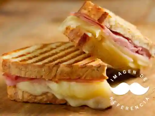 Sándwich Clásico
