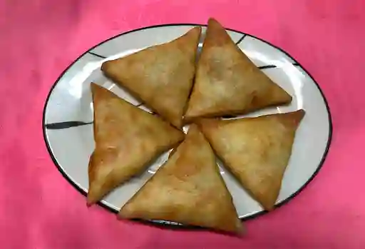 Empanada de pollo y queso